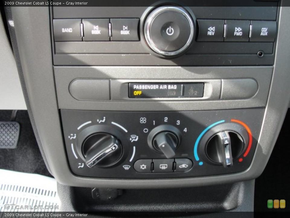 Gray Interior Controls for the 2009 Chevrolet Cobalt LS Coupe #42667966