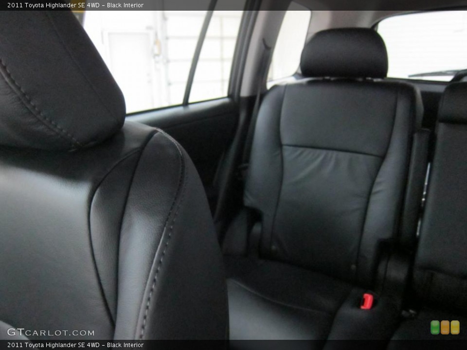 Black Interior Photo for the 2011 Toyota Highlander SE 4WD #42683654