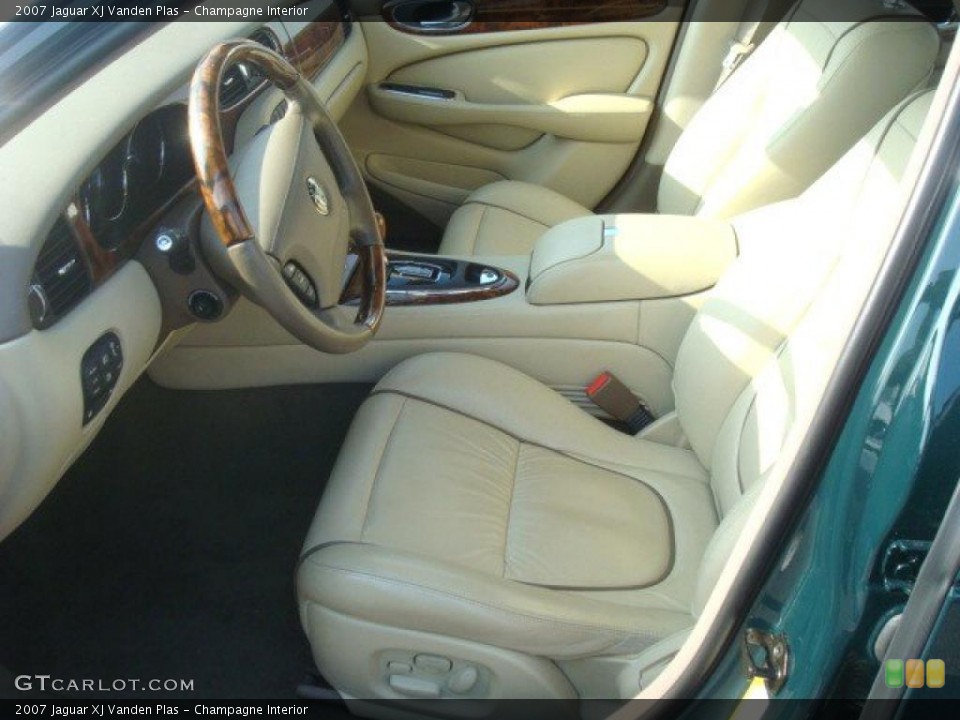 Champagne Interior Photo for the 2007 Jaguar XJ Vanden Plas #42703376
