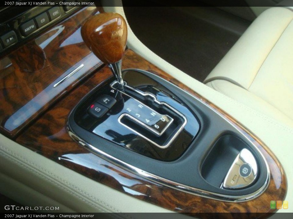 Champagne Interior Transmission for the 2007 Jaguar XJ Vanden Plas #42703596