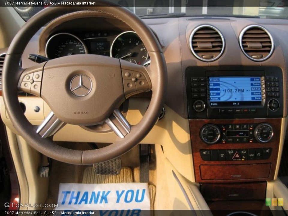 Macadamia Interior Dashboard for the 2007 Mercedes-Benz GL 450 #42704412