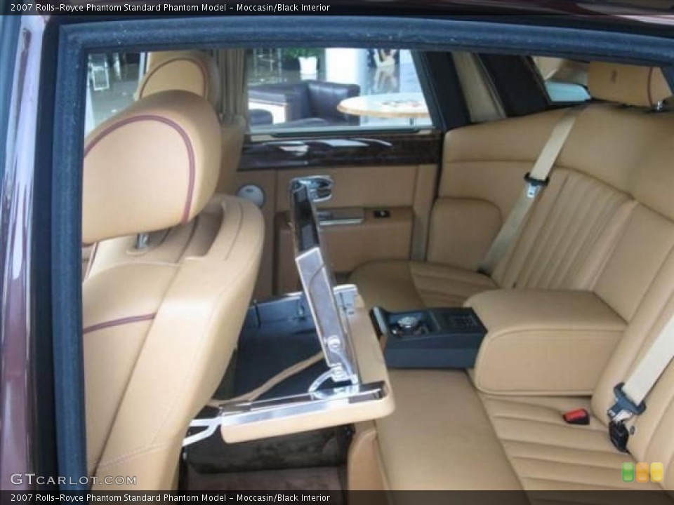 Moccasin/Black Interior Photo for the 2007 Rolls-Royce Phantom  #42706276
