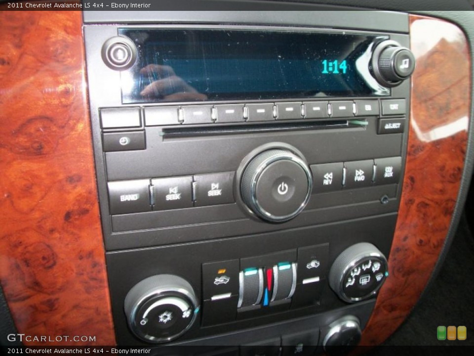 Ebony Interior Controls for the 2011 Chevrolet Avalanche LS 4x4 #42713560