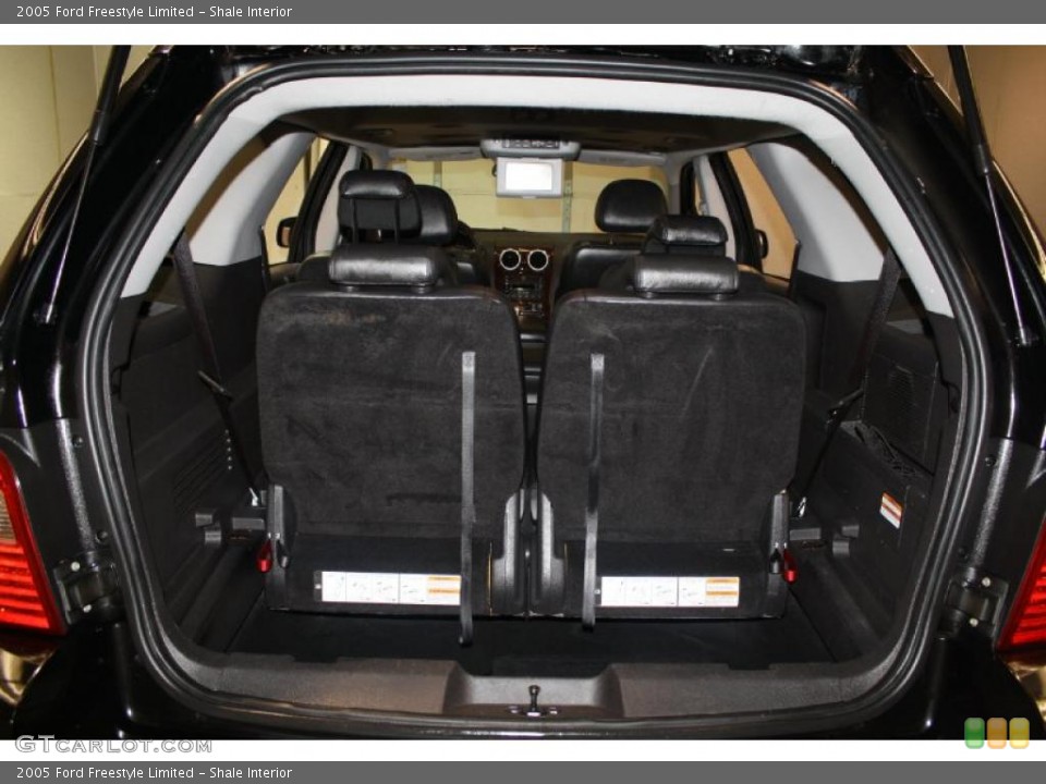 Shale Interior Trunk for the 2005 Ford Freestyle Limited #42717805