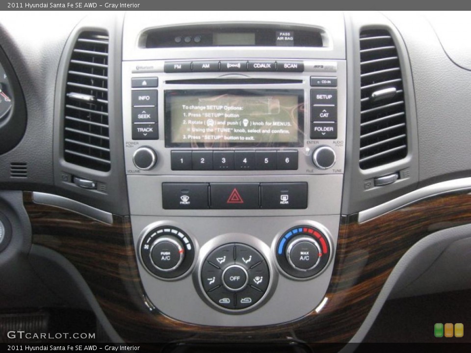 Gray Interior Controls for the 2011 Hyundai Santa Fe SE AWD #42744884