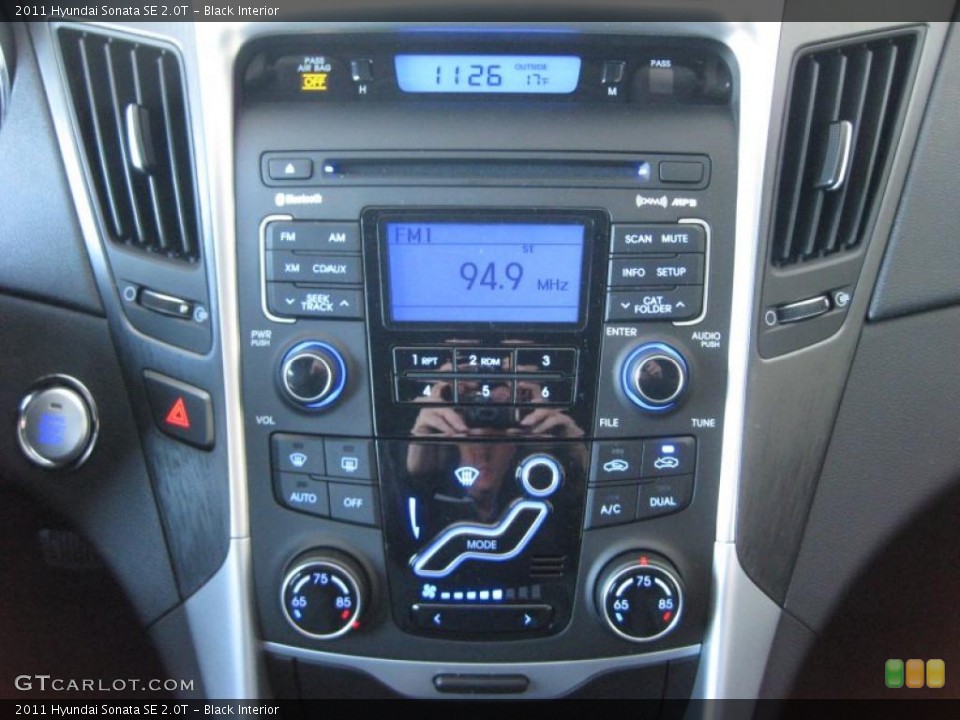 Black Interior Controls for the 2011 Hyundai Sonata SE 2.0T #42748808
