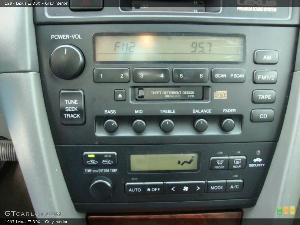 Gray Interior Controls for the 1997 Lexus ES 300 #42772421