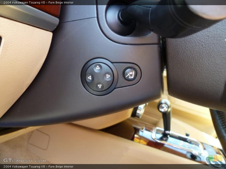 Pure Beige Interior Controls for the 2004 Volkswagen Touareg V8 #42773705