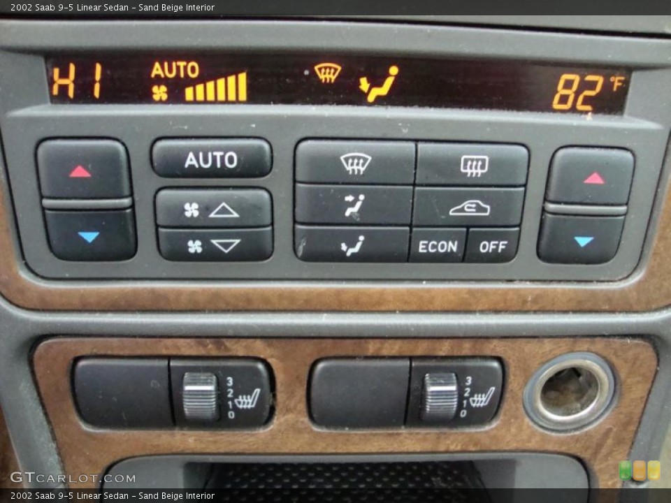 Sand Beige Interior Controls for the 2002 Saab 9-5 Linear Sedan #42774793