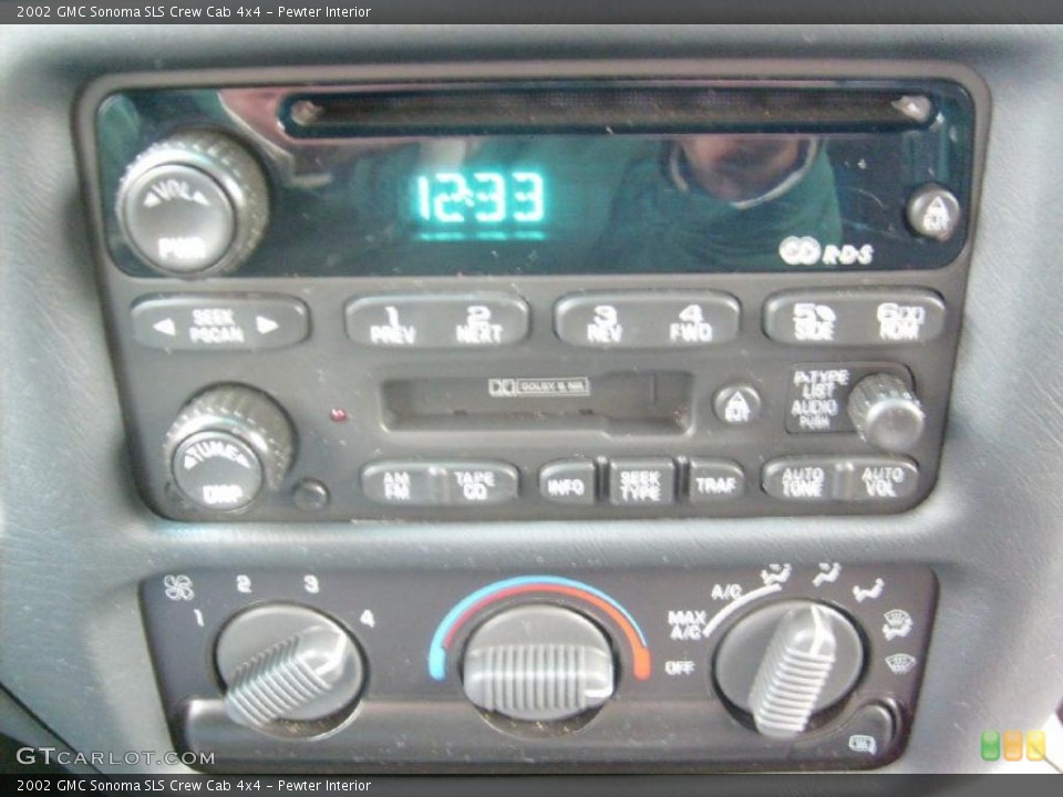 Pewter Interior Controls for the 2002 GMC Sonoma SLS Crew Cab 4x4 #42795057