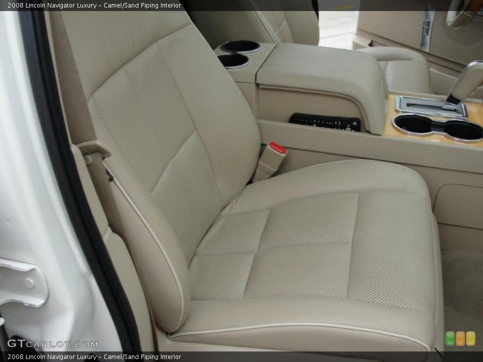 Camel/Sand Piping Interior Photo for the 2008 Lincoln Navigator Luxury #42798597