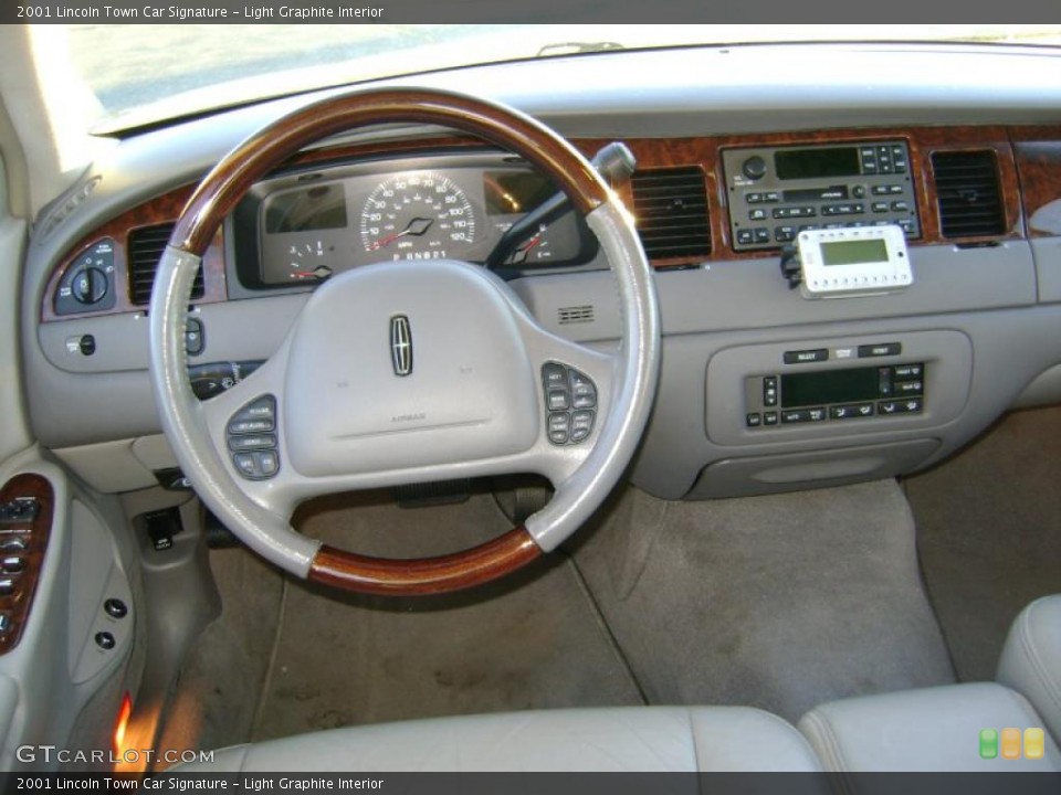 Light Graphite Interior Dashboard for the 2001 Lincoln Town Car Signature #42806708