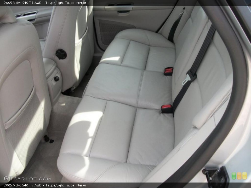 Taupe/Light Taupe Interior Photo for the 2005 Volvo S40 T5 AWD #42807699