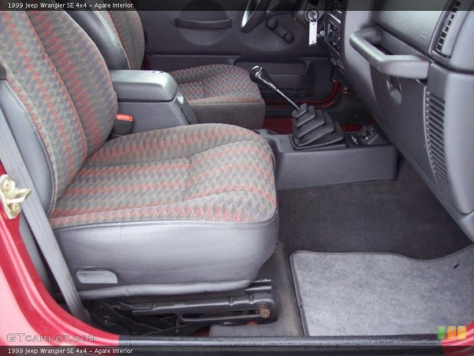 Agate Interior Photo for the 1999 Jeep Wrangler SE 4x4 #42820954