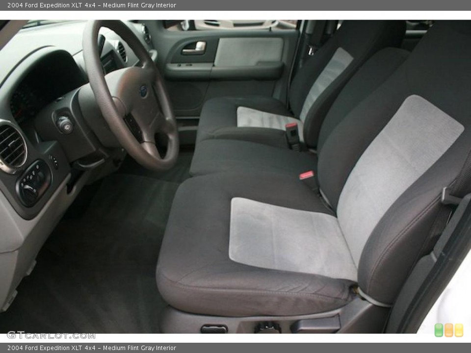 Medium Flint Gray Interior Photo for the 2004 Ford Expedition XLT 4x4 #42825818
