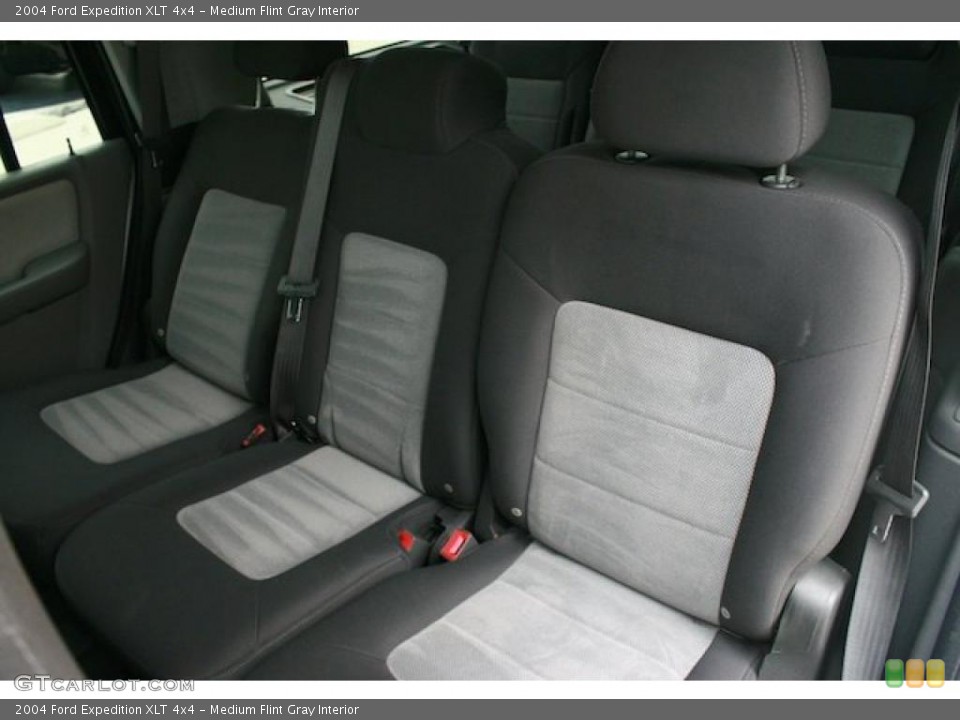 Medium Flint Gray Interior Photo for the 2004 Ford Expedition XLT 4x4 #42826186