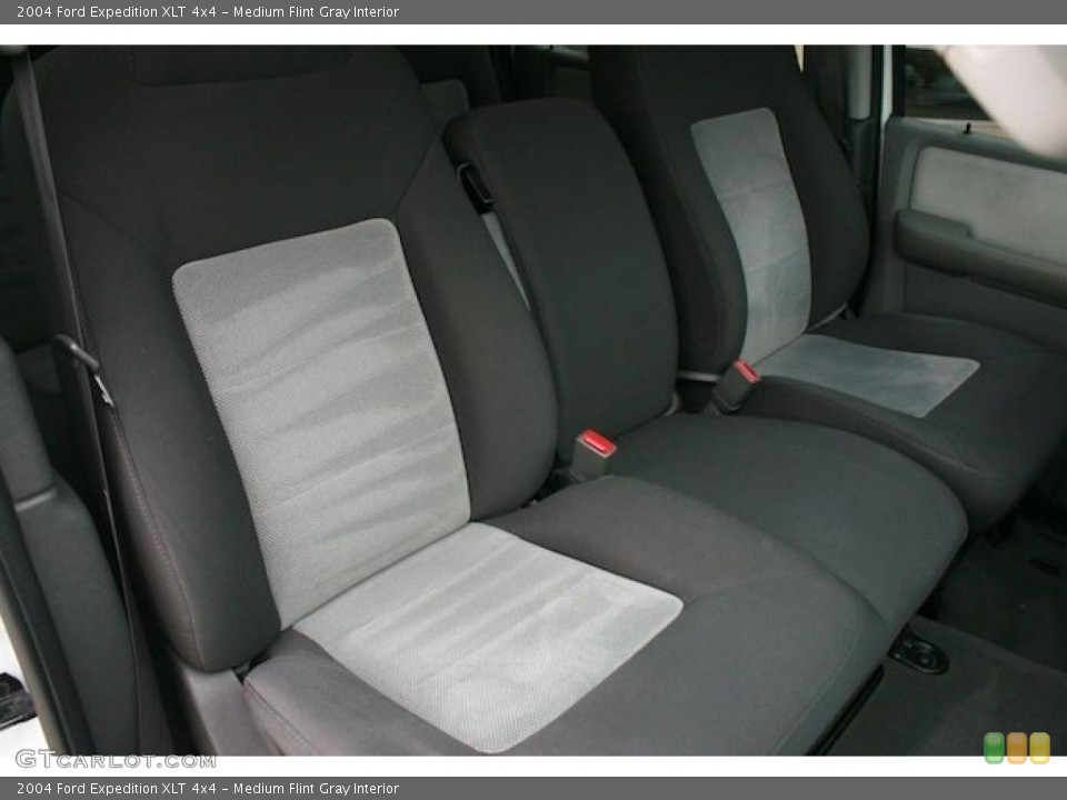 Medium Flint Gray Interior Photo for the 2004 Ford Expedition XLT 4x4 #42826314