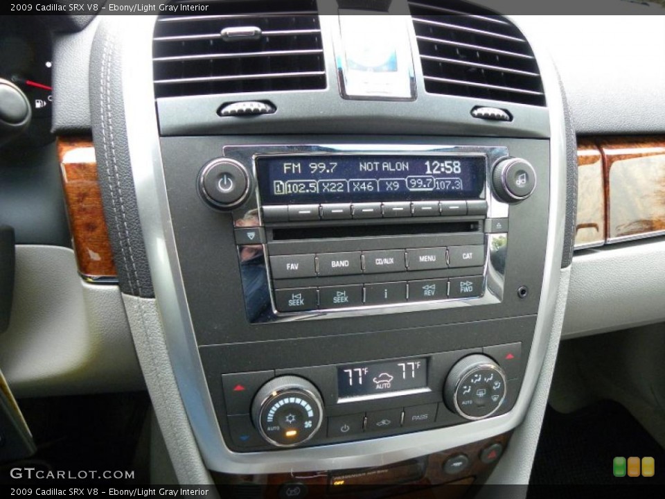 Ebony/Light Gray Interior Controls for the 2009 Cadillac SRX V8 #42833066