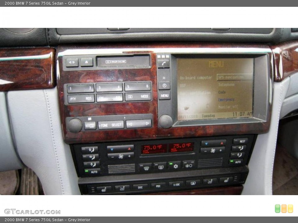 Grey Interior Controls for the 2000 BMW 7 Series 750iL Sedan #42840834