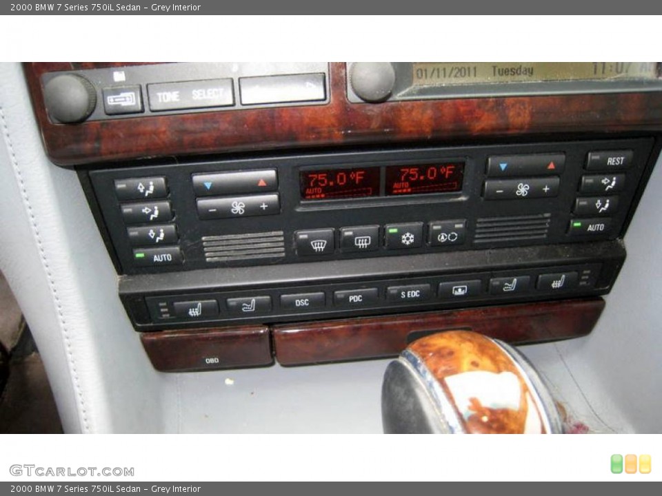 Grey Interior Controls for the 2000 BMW 7 Series 750iL Sedan #42840848
