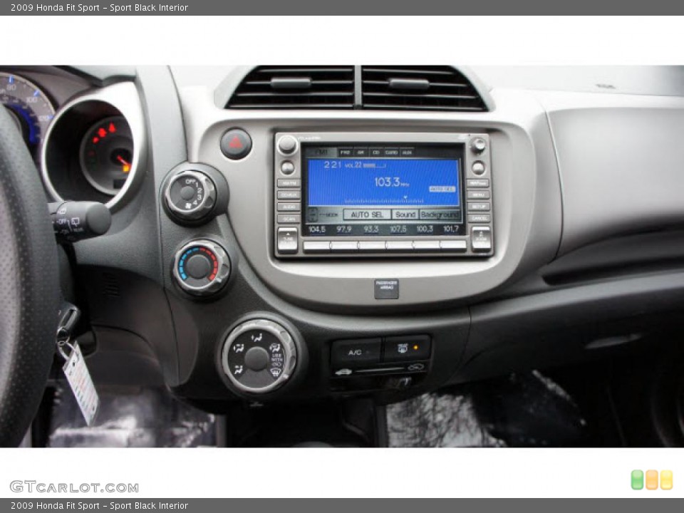 Sport Black Interior Controls for the 2009 Honda Fit Sport #42862542
