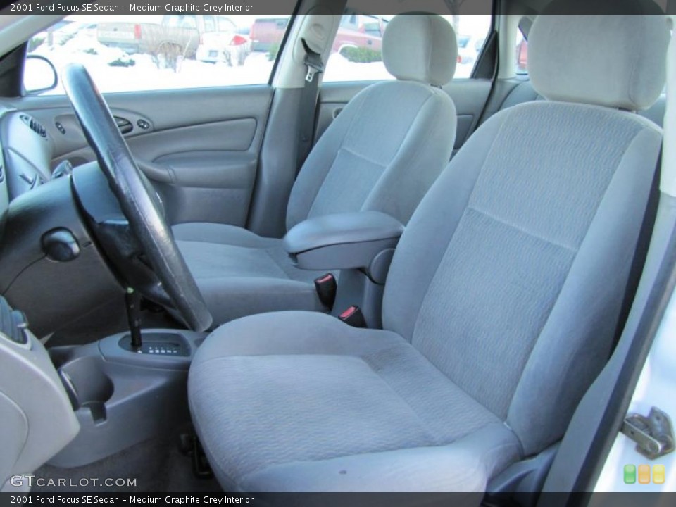 Medium Graphite Grey Interior Photo for the 2001 Ford Focus SE Sedan #42870938