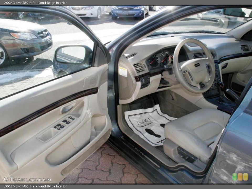 Sand Beige Interior Photo for the 2002 Volvo S80 2.9 #42880836