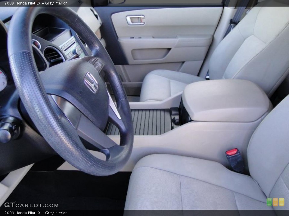 Gray Interior Photo for the 2009 Honda Pilot LX #42898821