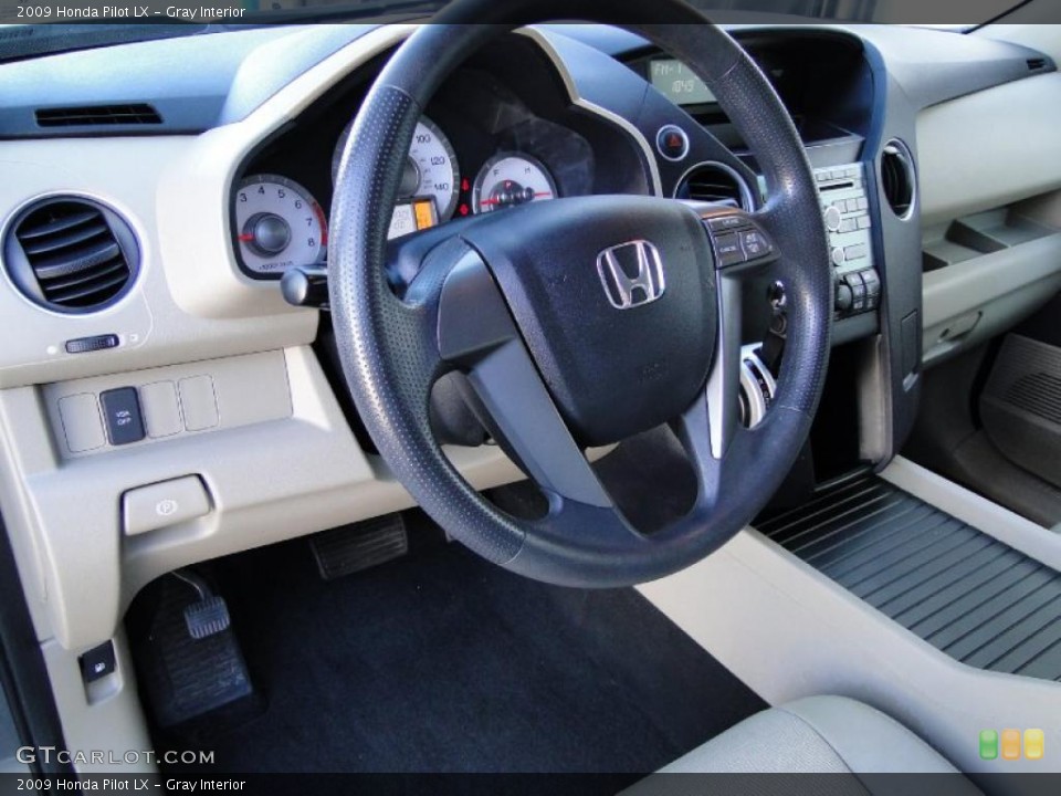 Gray Interior Photo for the 2009 Honda Pilot LX #42898837