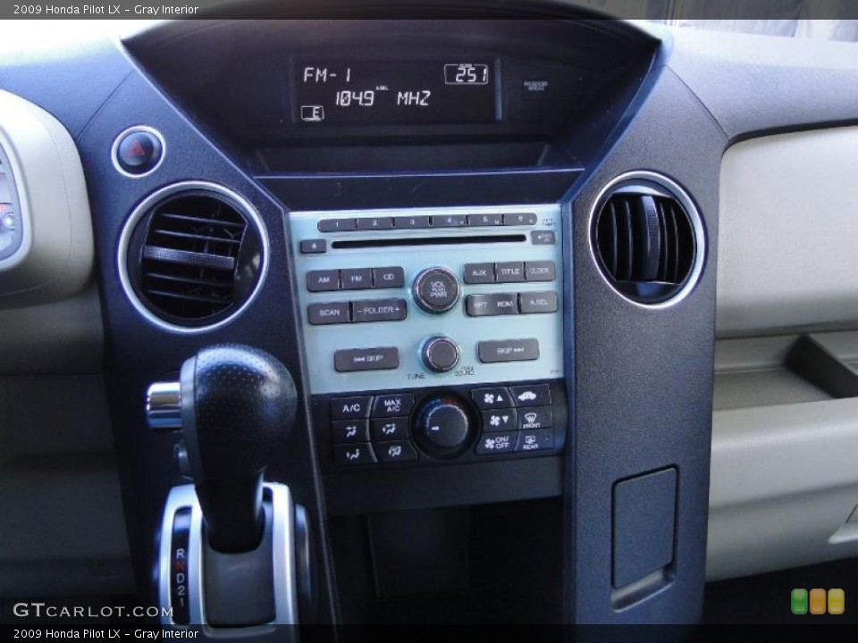 Gray Interior Controls for the 2009 Honda Pilot LX #42898985