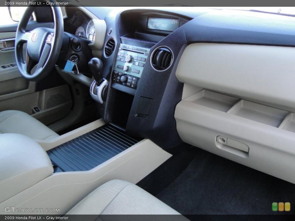 Gray Interior Dashboard for the 2009 Honda Pilot LX #42899077