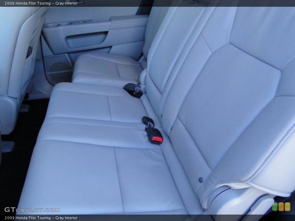 Gray Interior Photo for the 2009 Honda Pilot Touring #42901505