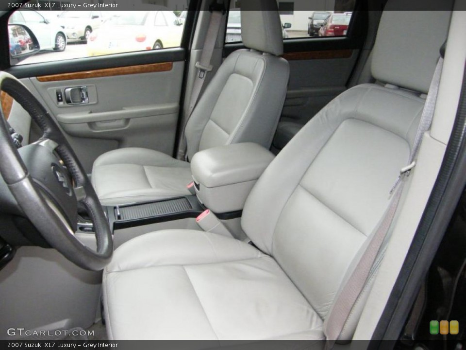 Grey Interior Photo for the 2007 Suzuki XL7 Luxury #42908533