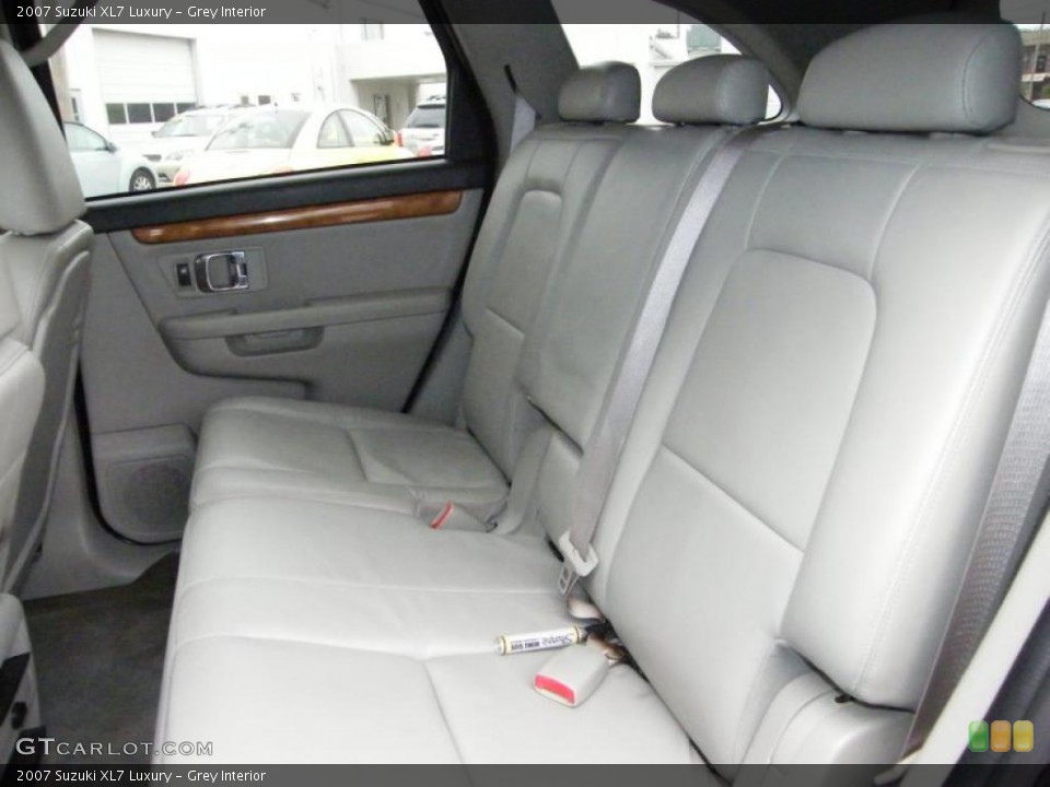 Grey Interior Photo for the 2007 Suzuki XL7 Luxury #42908665