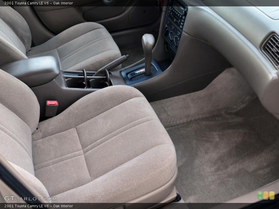 Oak Interior Photo for the 2001 Toyota Camry LE V6 #42925840