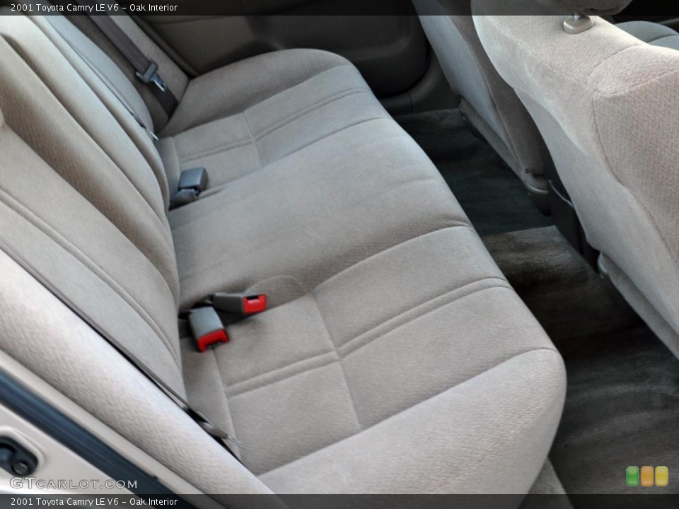 Oak Interior Photo for the 2001 Toyota Camry LE V6 #42925856