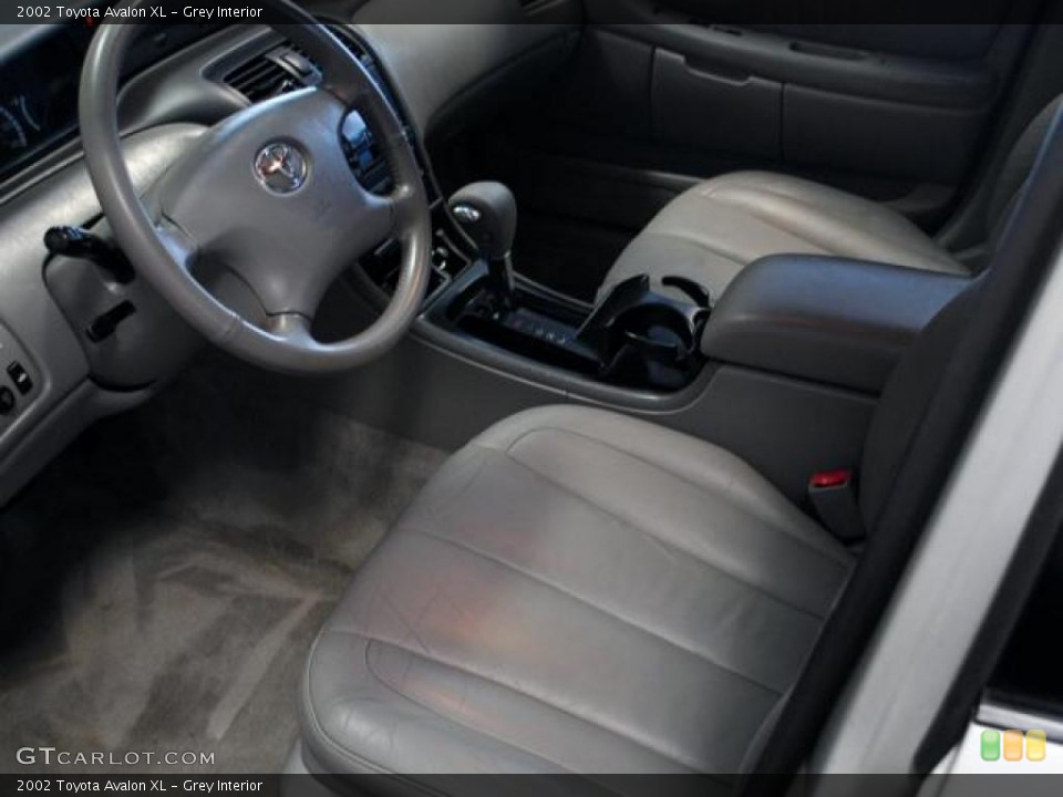 Grey Interior Photo for the 2002 Toyota Avalon XL #42926508