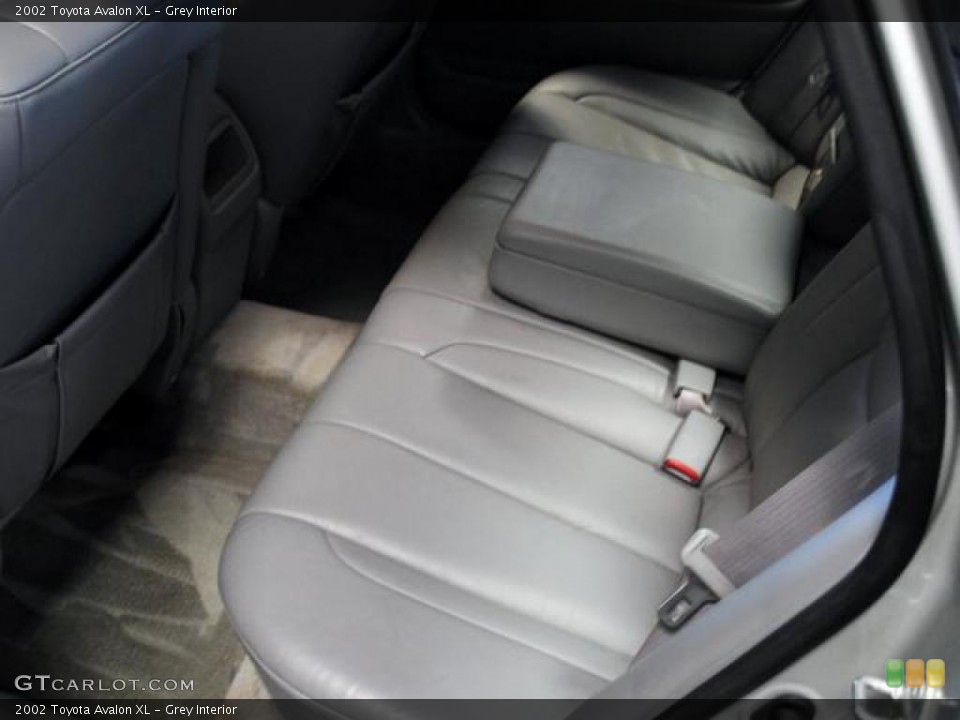 Grey 2002 Toyota Avalon Interiors