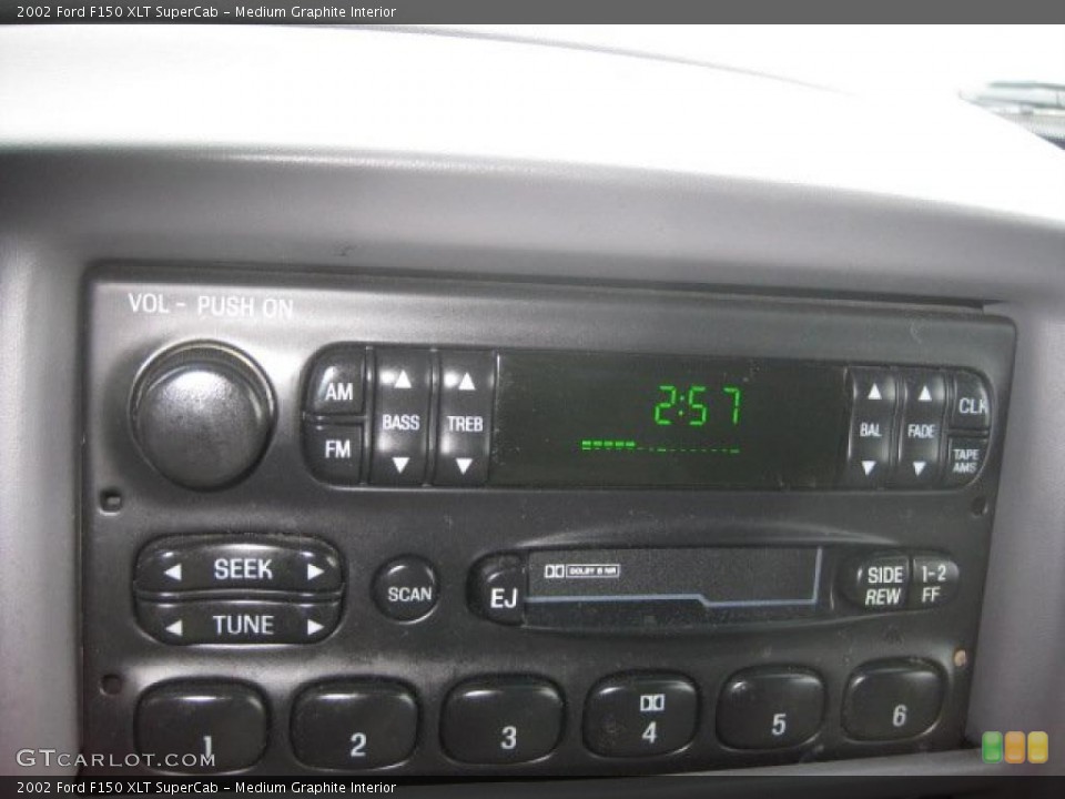 Medium Graphite Interior Controls for the 2002 Ford F150 XLT SuperCab #42940743
