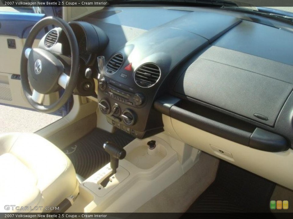 Cream Interior Dashboard for the 2007 Volkswagen New Beetle 2.5 Coupe #42943779
