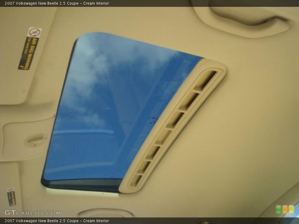 Cream Interior Sunroof for the 2007 Volkswagen New Beetle 2.5 Coupe #42943835