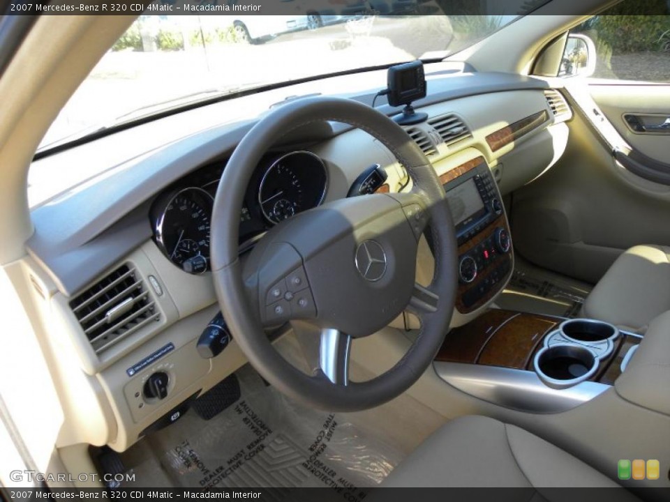 Macadamia Interior Dashboard for the 2007 Mercedes-Benz R 320 CDI 4Matic #42951730