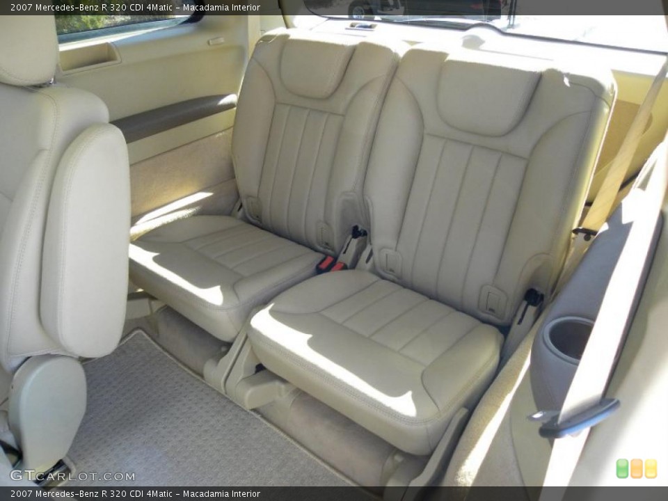Macadamia Interior Photo for the 2007 Mercedes-Benz R 320 CDI 4Matic #42951823
