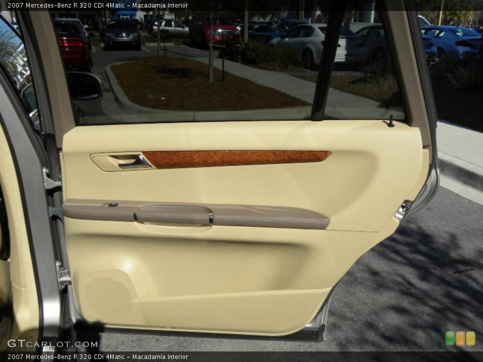 Macadamia Interior Door Panel for the 2007 Mercedes-Benz R 320 CDI 4Matic #42951911