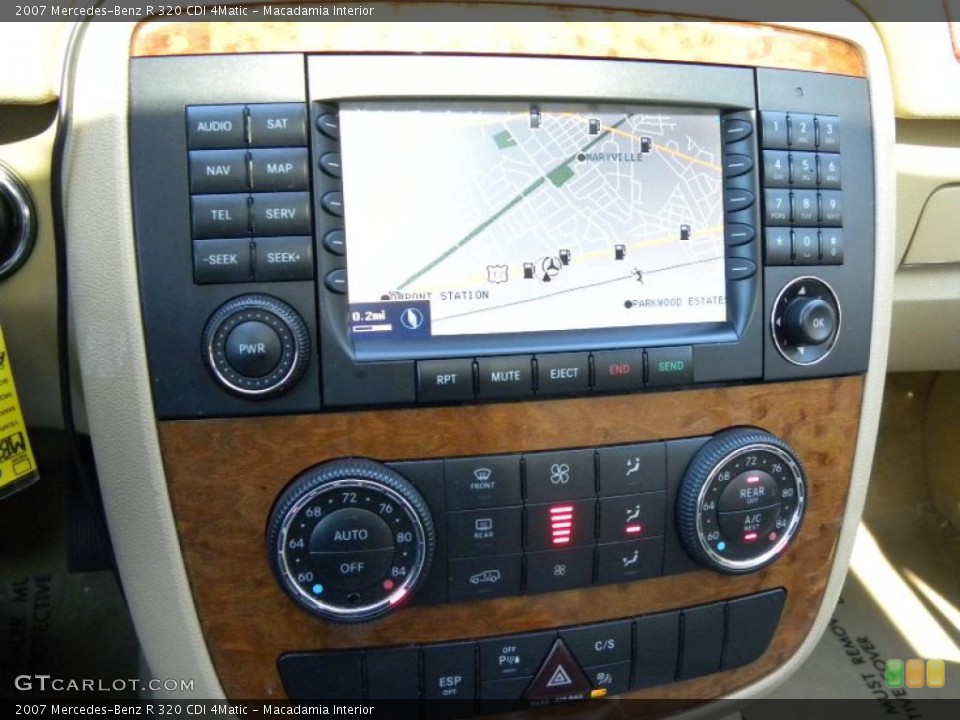 Macadamia Interior Controls for the 2007 Mercedes-Benz R 320 CDI 4Matic #42952039