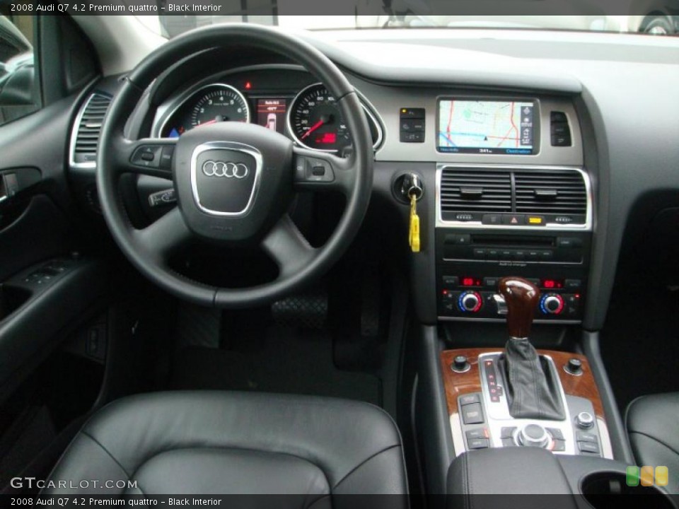 Black Interior Dashboard for the 2008 Audi Q7 4.2 Premium quattro #42961387