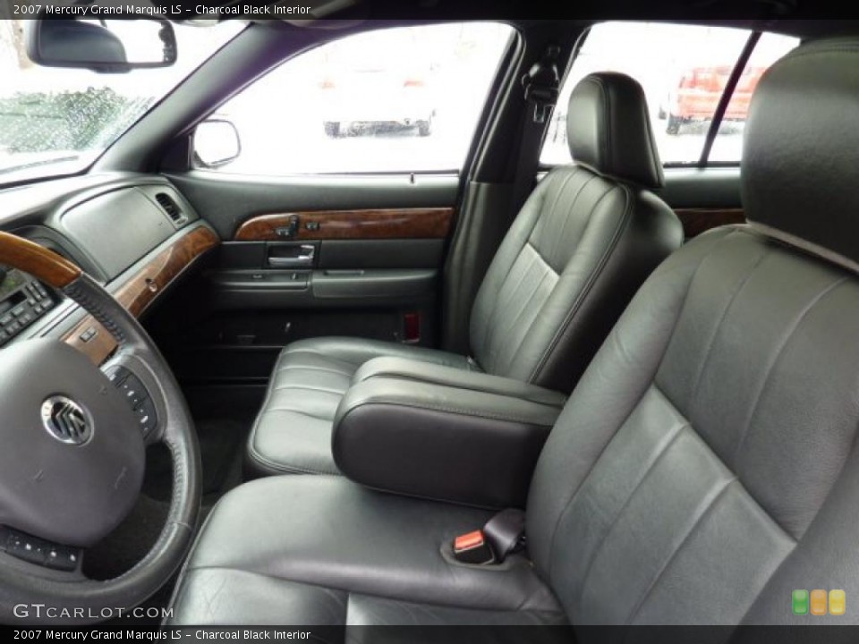 Charcoal Black Interior Photo for the 2007 Mercury Grand Marquis LS #42967232