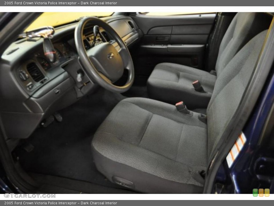 Dark Charcoal Interior Photo for the 2005 Ford Crown Victoria Police Interceptor #42969737