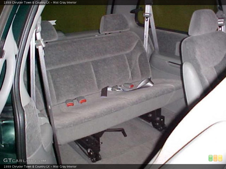 Mist Gray Interior Photo for the 1999 Chrysler Town & Country LX #42978953