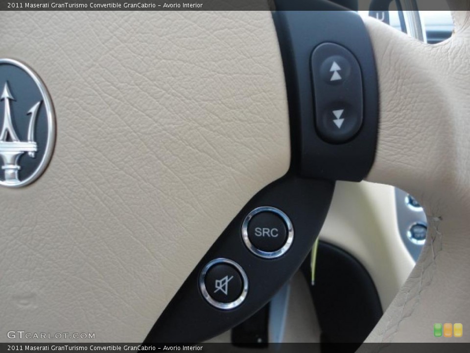Avorio Interior Controls for the 2011 Maserati GranTurismo Convertible GranCabrio #42996751